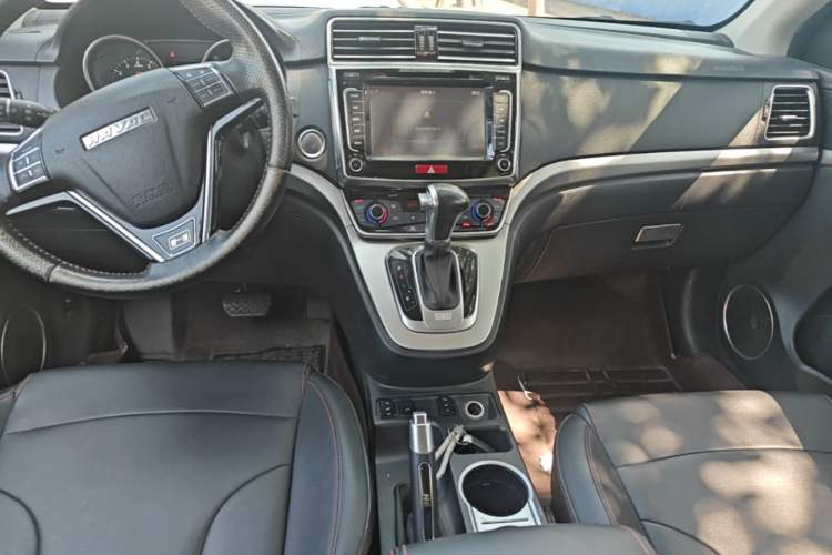 Used Haval H6 2015 Sport Edition 1.5T Automatic Two-Wheel Drive Luxury Model Audio And AC Panel