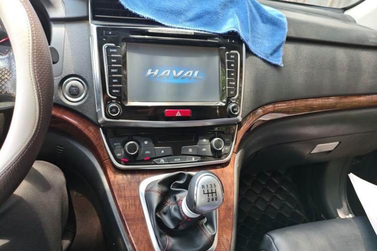 Used Haval H6 2015 Revised Version Sport Edition 1.5T Manual Transmission Two-Wheel Drive Elite Grade Audio And AC Panel