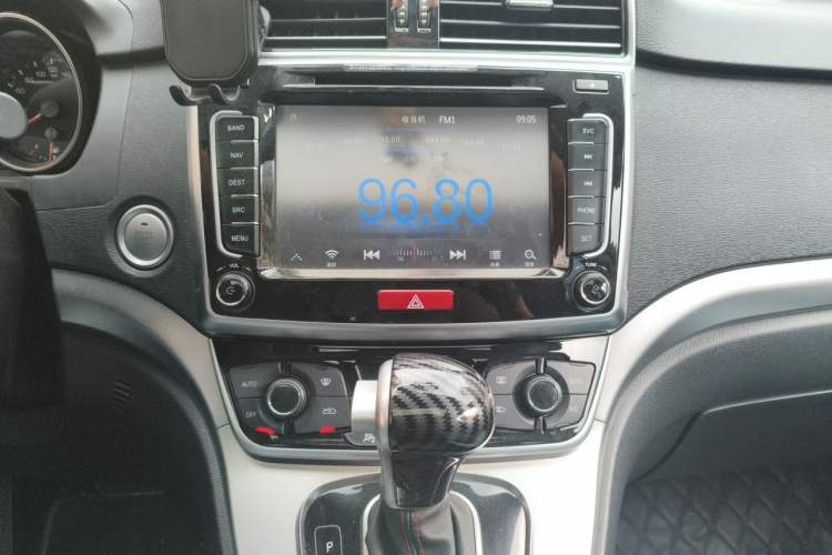 Used Haval H6 2015 Sport Edition 1.5T Automatic Two-Wheel Drive Luxury Model Audio And AC Panel