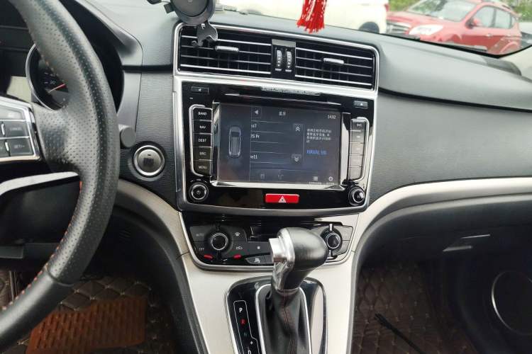 Used Haval H6 2015 Sport Edition 1.5T Automatic Two-Wheel Drive Luxury Model Audio And AC Panel