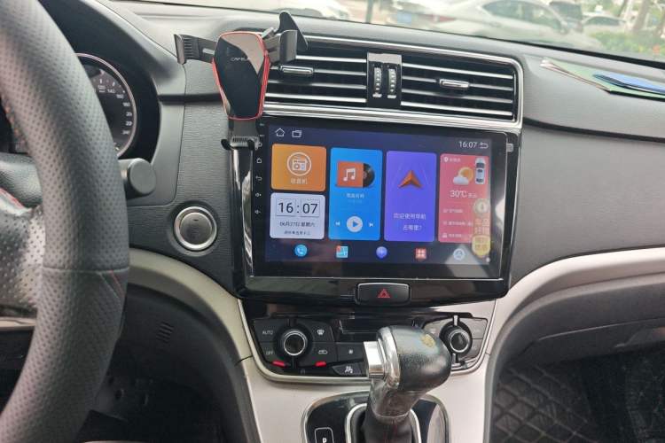Used Haval H6 2015 Sport Edition 1.5T Automatic Two-Wheel Drive Luxury Model Audio And AC Panel