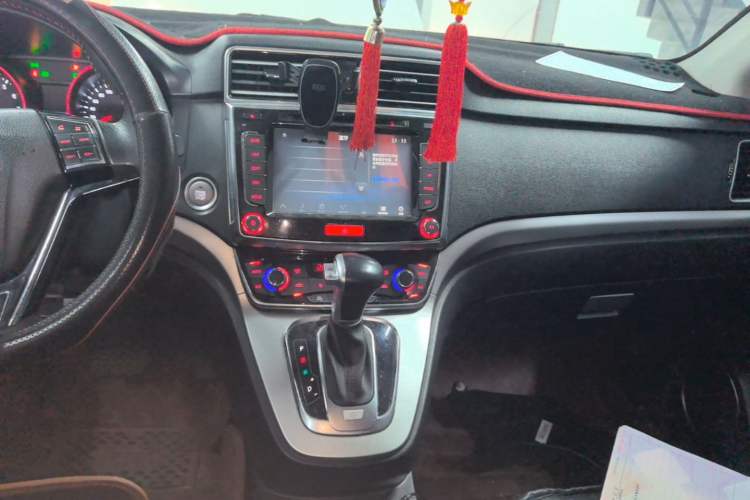 Used Haval H6 2015 Sport Edition 1.5T Automatic Two-Wheel Drive Luxury Model Audio And AC Panel