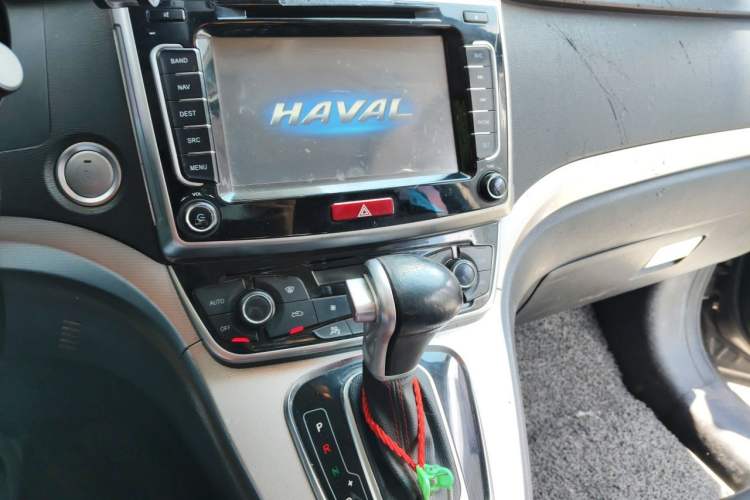 Used Haval H6 2015 Sport Edition 1.5T Automatic Two-Wheel Drive Luxury Model Audio And AC Panel