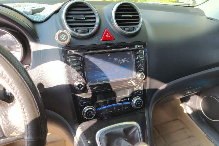 Used Haval H6 2015 Upgraded Model 1.5T Manual Two-Wheel Drive Elite Version Audio And AC Panel