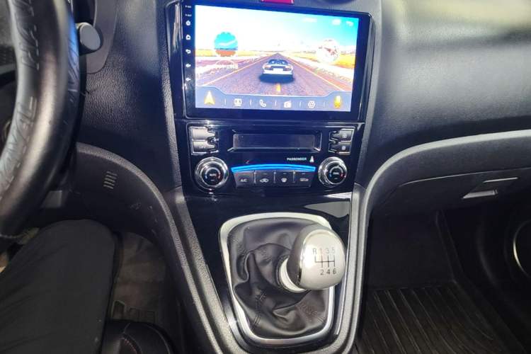 Used Haval H6 2015 Upgraded Model 1.5T Manual Two-Wheel Drive Elite Version Audio And AC Panel