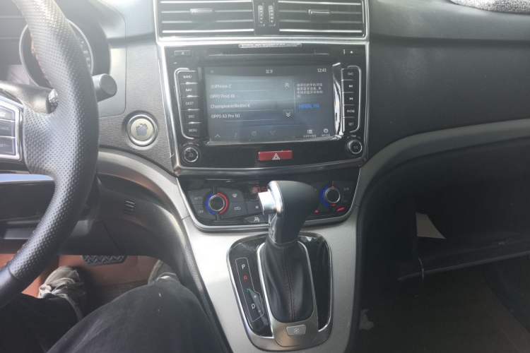 Used Haval H6 2015 Sport Edition 1.5T Automatic Two-Wheel Drive Luxury Model Audio And AC Panel