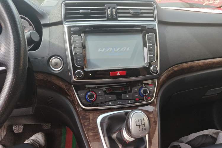 Used Haval H6 2015 Revised Version Sport Edition 1.5T Manual Transmission Two-Wheel Drive Elite Grade Audio And AC Panel