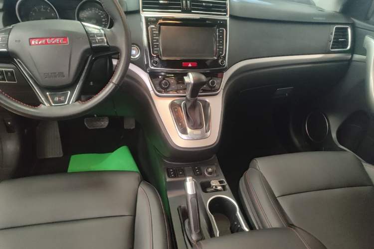 Used Haval H6 2015 Sport Edition 1.5T Automatic Two-Wheel Drive Luxury Model Audio And AC Panel