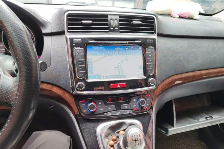 Used Haval H6 2015 Sport Edition 1.5T Manual Two-Wheel Drive Elite Model Audio And AC Panel