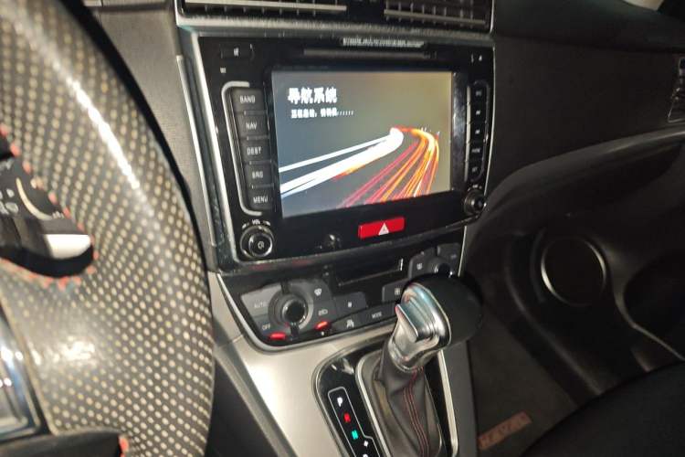 Used Haval H6 2015 Sport Edition 1.5T Automatic Two-Wheel Drive Luxury Model Audio And AC Panel