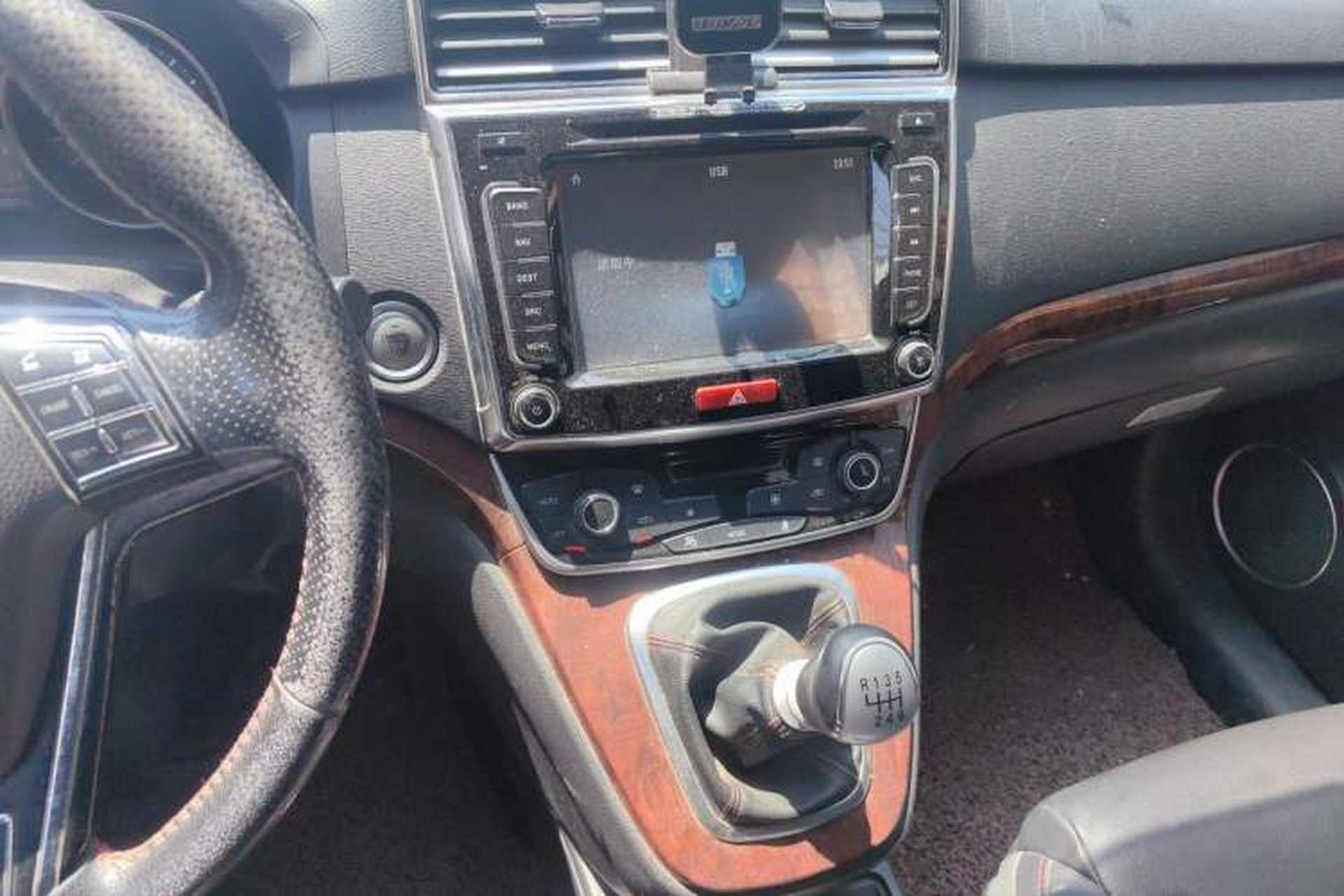 Used Haval H6 2015 Revised Version Sport Edition 1.5T Manual Transmission Two-Wheel Drive Elite Grade Audio And AC Panel