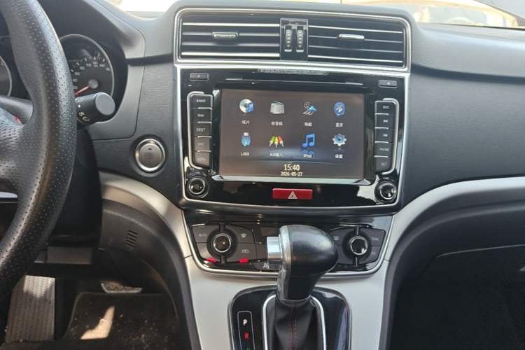 Used Haval H6 2015 Sport Edition 1.5T Automatic Two-Wheel Drive Luxury Model Audio And AC Panel