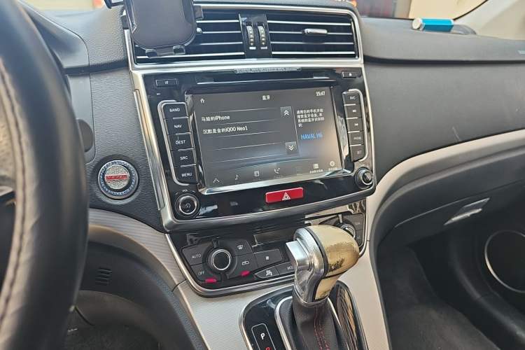 Used Haval H6 2015 Sport Edition 1.5T Automatic Two-Wheel Drive Luxury Model Audio And AC Panel