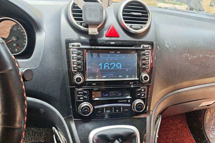 Used Haval H6 2015 Upgraded Model 1.5T Manual Two-Wheel Drive Elite Version Audio And AC Panel
