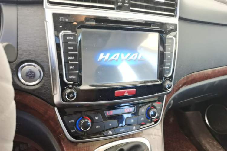 Used Haval H6 2015 Revised Version Sport Edition 1.5T Manual Transmission Two-Wheel Drive Elite Grade Audio And AC Panel