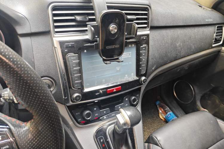 Used Haval H6 2015 Sport Edition 1.5T Automatic Two-Wheel Drive Luxury Model Audio And AC Panel