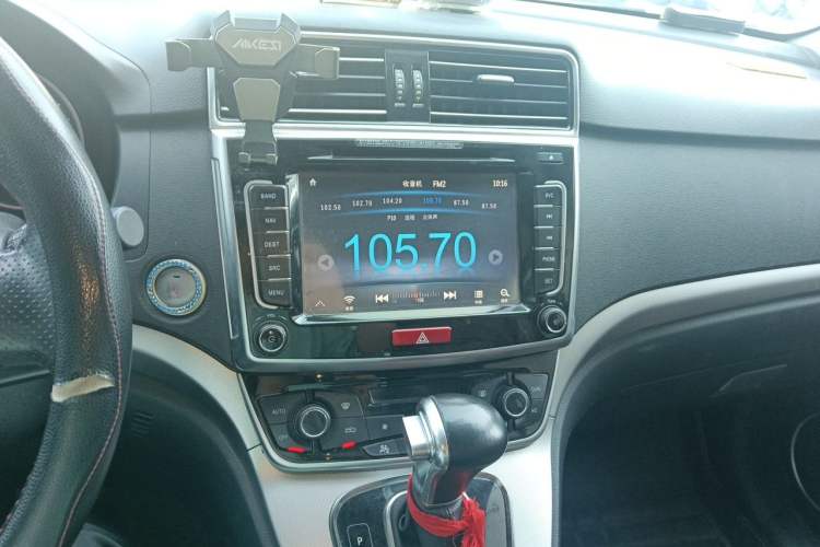 Used Haval H6 2015 Sport Edition 1.5T Automatic Two-Wheel Drive Luxury Model Audio And AC Panel