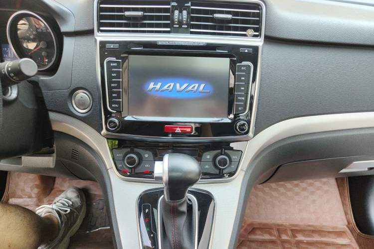 Used Haval H6 2015 Sport Edition 1.5T Automatic Two-Wheel Drive Luxury Model Audio And AC Panel