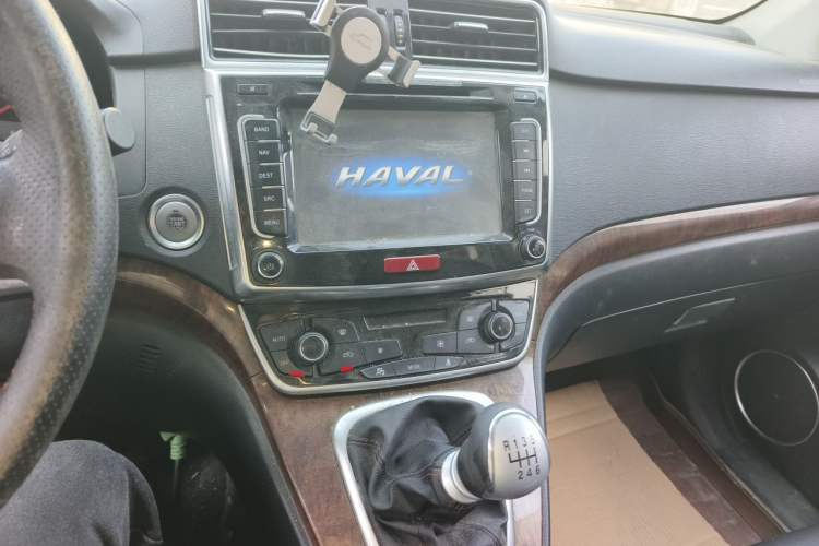 Used Haval H6 2015 Revised Version Sport Edition 1.5T Manual Transmission Two-Wheel Drive Elite Grade Audio And AC Panel