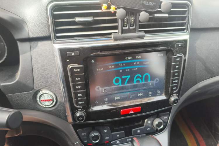 Used Haval H6 2015 Sport Edition 1.5T Automatic Two-Wheel Drive Luxury Model Audio And AC Panel