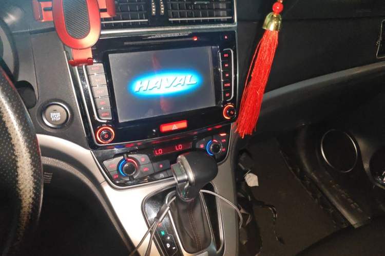Used Haval H6 2015 Sport Edition 1.5T Automatic Two-Wheel Drive Luxury Model Audio And AC Panel