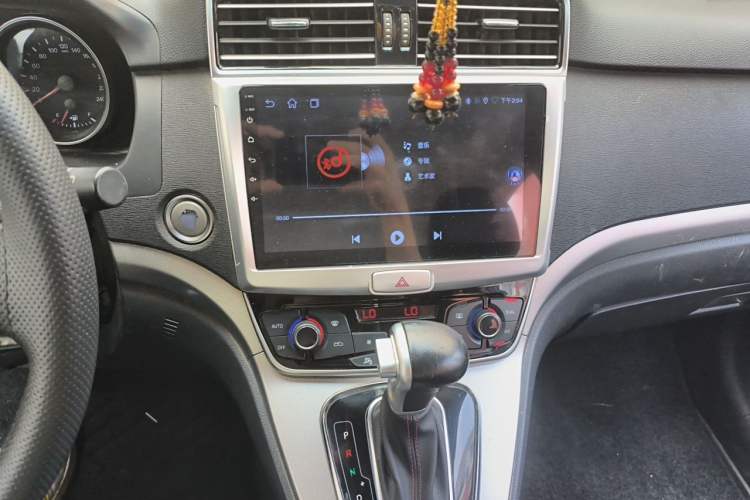 Used Haval H6 2015 Sport Edition 1.5T Automatic Two-Wheel Drive Luxury Model Audio And AC Panel