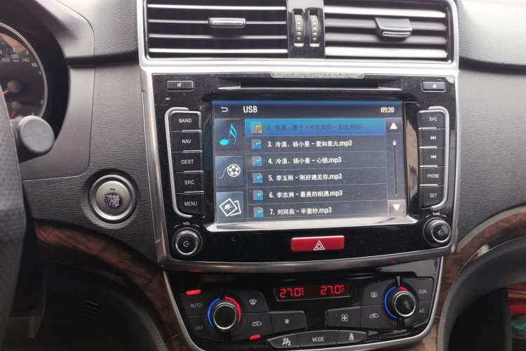 Used Haval H6 2015 Revised Version Sport Edition 1.5T Manual Transmission Two-Wheel Drive Elite Grade Audio And AC Panel