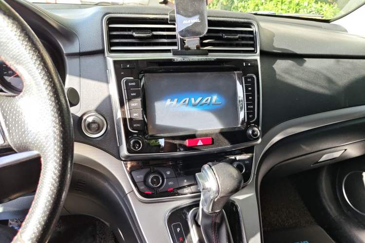 Used Haval H6 2015 Sport Edition 1.5T Automatic Two-Wheel Drive Luxury Model Audio And AC Panel