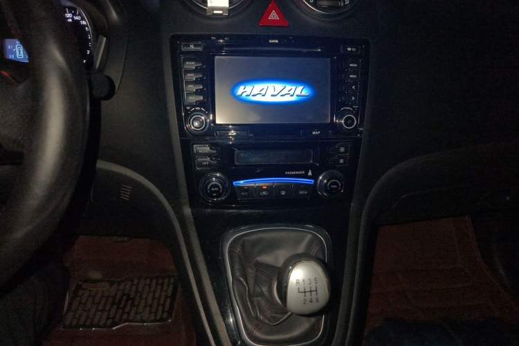 Used Haval H6 2015 Upgraded Model 1.5T Manual Two-Wheel Drive Elite Version Audio And AC Panel