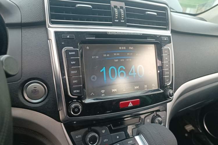 Used Haval H6 2015 Sport Edition 1.5T Automatic Two-Wheel Drive Luxury Model Audio And AC Panel
