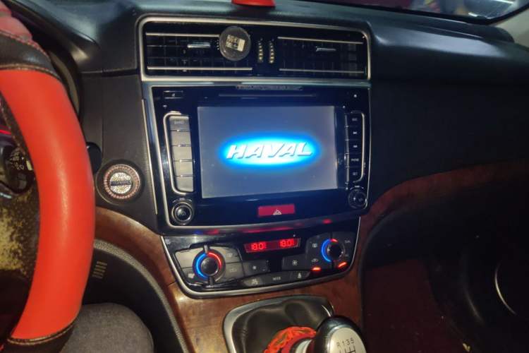Used Haval H6 2015 Revised Version Sport Edition 1.5T Manual Transmission Two-Wheel Drive Elite Grade Audio And AC Panel