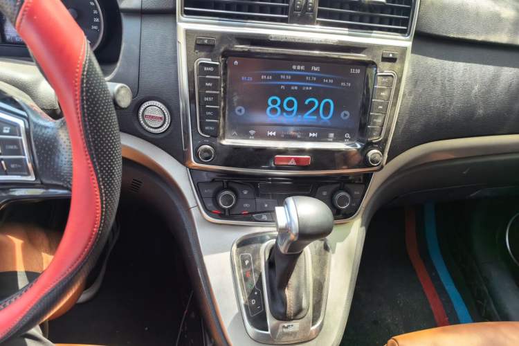 Used Haval H6 2015 Sport Edition 1.5T Automatic Two-Wheel Drive Luxury Model Audio And AC Panel