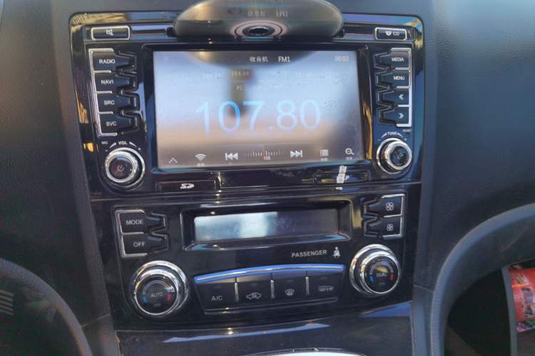 Used Haval H6 2015 Upgraded Model 1.5T Manual Two-Wheel Drive Elite Version Audio And AC Panel