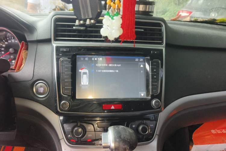 Used Haval H6 2015 Sport Edition 1.5T Automatic Two-Wheel Drive Luxury Model Audio And AC Panel