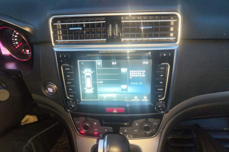 Used Haval H6 2015 Sport Edition 1.5T Automatic Two-Wheel Drive Luxury Model Audio And AC Panel