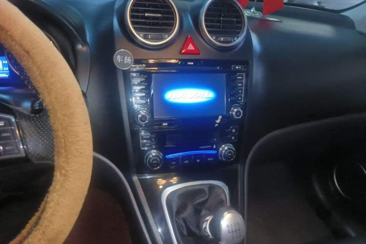 Used Haval H6 2015 Upgraded Model 1.5T Manual Two-Wheel Drive Elite Version Audio And AC Panel