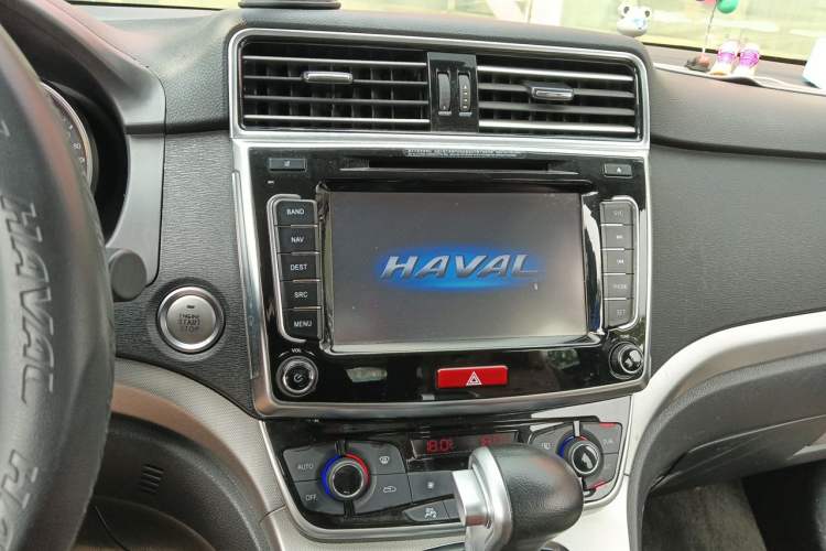 Used Haval H6 2015 Sport Edition 1.5T Automatic Two-Wheel Drive Luxury Model Audio And AC Panel