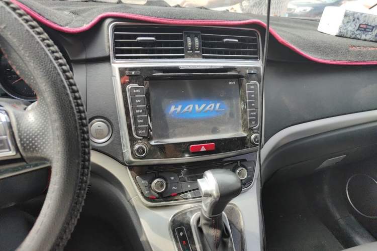 Used Haval H6 2015 Sport Edition 1.5T Automatic Two-Wheel Drive Luxury Model Audio And AC Panel