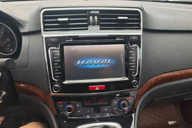 Used Haval H6 2015 Upgraded Model 1.5T Manual Two-Wheel Drive Prestige Version Audio And AC Panel