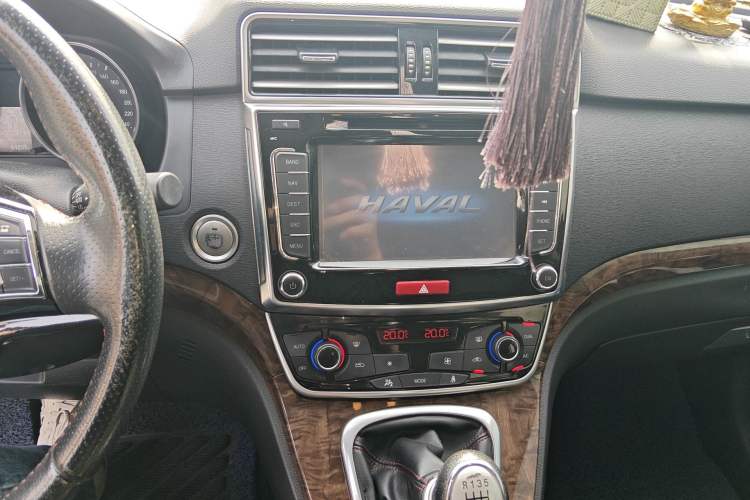 Used Haval H6 2015 Sport Edition 1.5T Manual Two-Wheel Drive Elite Model Audio And AC Panel