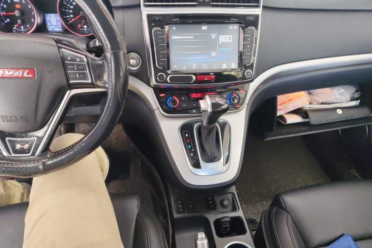 Used Haval H6 2015 Sport Edition 1.5T Automatic Two-Wheel Drive Luxury Model Audio And AC Panel