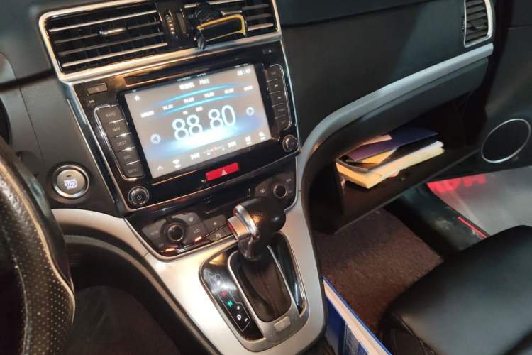 Used Haval H6 2015 Sport Edition 1.5T Automatic Two-Wheel Drive Luxury Model Audio And AC Panel