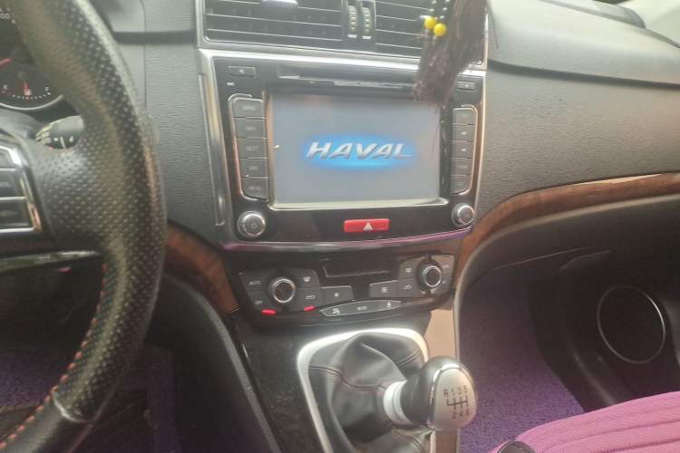 Used Haval H6 2015 Sport Edition 1.5T Manual Two-Wheel Drive Elite Model Audio And AC Panel
