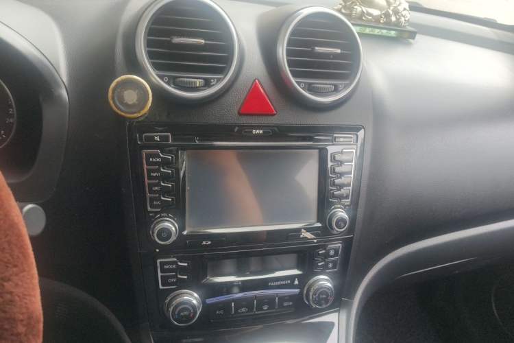 Used Haval H6 2015 Upgraded Model 1.5T Manual Two-Wheel Drive Elite Version Audio And AC Panel