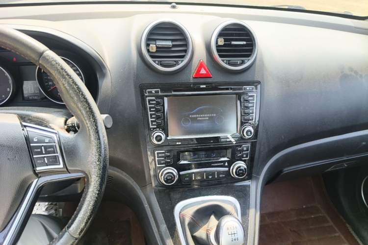 Used Haval H6 2015 Upgraded Model 1.5T Manual Two-Wheel Drive Elite Version Audio And AC Panel