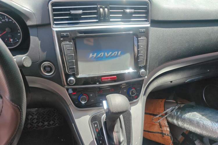 Used Haval H6 2015 Sport Edition 1.5T Automatic Two-Wheel Drive Luxury Model Audio And AC Panel