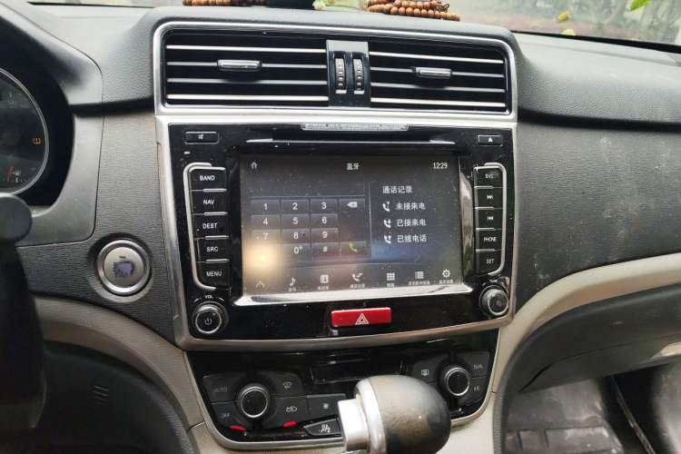 Used Haval H6 2015 Sport Edition 1.5T Automatic Two-Wheel Drive Luxury Model Audio And AC Panel