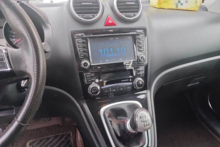 Used Haval H6 2015 Upgraded Model 1.5T Manual Two-Wheel Drive Elite Version Audio And AC Panel