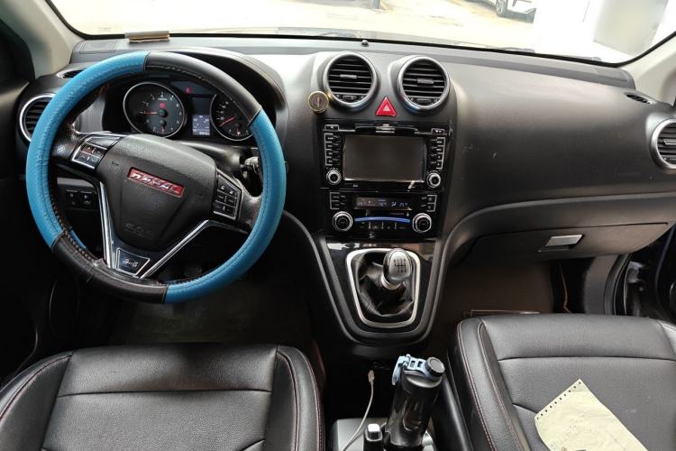 Used Haval H6 2015 Upgraded Model 1.5T Manual Two-Wheel Drive Elite Version Center Console