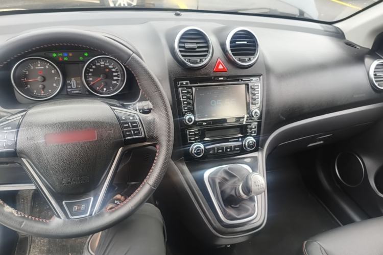 Used Haval H6 2015 Upgraded Model 1.5T Manual Two-Wheel Drive Elite Version Center Console